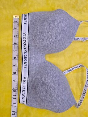 Victoria's Secret T-Shirt Bra Wireless Lightly Lined Heather Gray 34DD